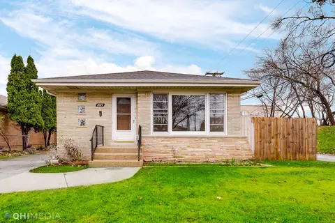 7027 W Birchwood Ave, Niles, IL 60714