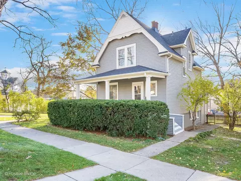 571 Anthony St, Glen Ellyn, IL 60137