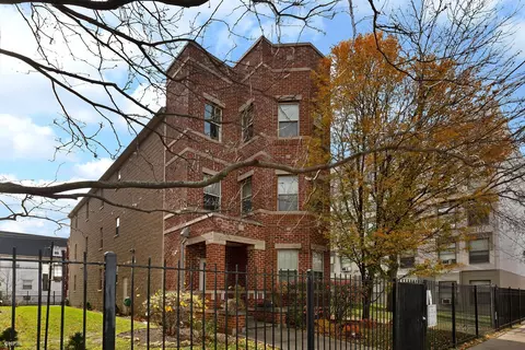5945 W Corcoran Pl #1, Chicago, IL 60644