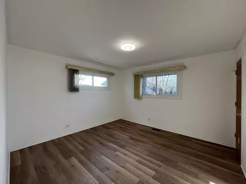 146 W Norman Ln, Wheeling, IL 60090 photo 17