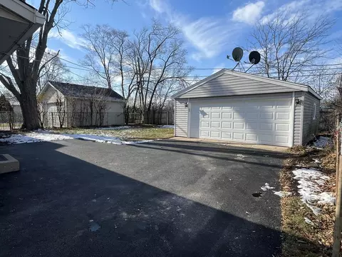 146 W Norman Ln, Wheeling, IL 60090 photo 4