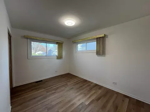 146 W Norman Ln, Wheeling, IL 60090 photo 15