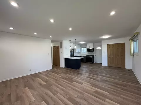 146 W Norman Ln, Wheeling, IL 60090 photo 6