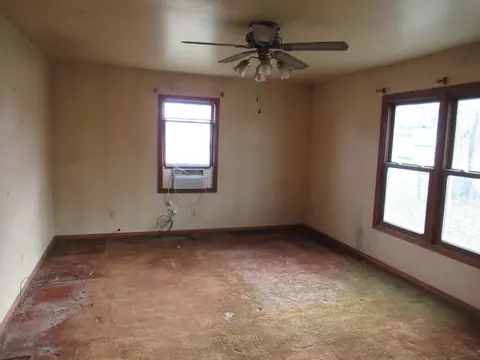 520 North St, Weldon, IL 61882 photo 8