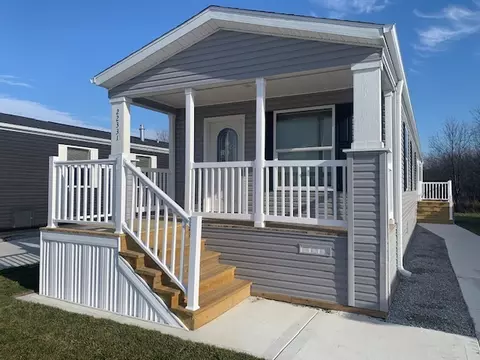 22331 S Woodside Dr, Channahon, IL 60410