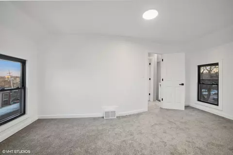 310 Mountain St, Elgin, IL 60123 photo 8