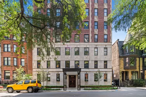 73 Elm St #6C, Chicago, IL 60611 photo 1