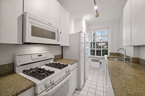 73 Elm St #6C, Chicago, IL 60611 photo 12