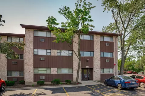 4424 Arbor Cir #4, Downers Grove, IL 60515