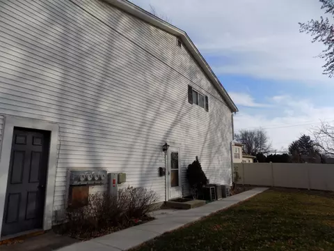 805 Gael Dr #D, Joliet, IL 60435