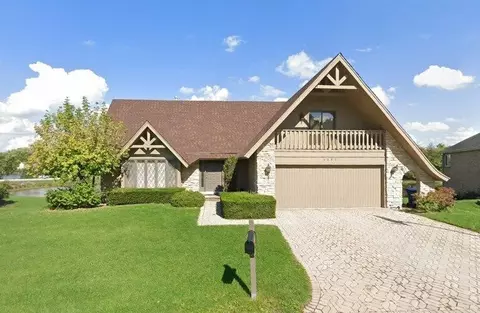 6395 Twin Oaks Ln, Lisle, IL 60532