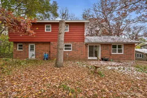 1619 Mar Dr, Mchenry, IL 60051 photo 4