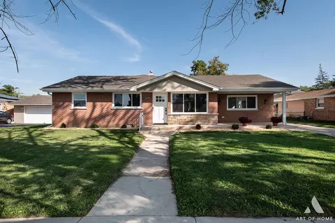 10403 82nd Ave S, Palos Hills, IL 60465