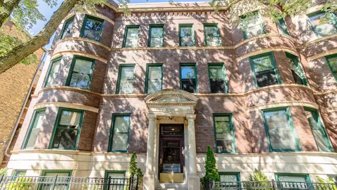 846 W Bradley Pl #1, Chicago, IL 60613