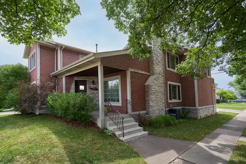 7323 W Foster Ave, Harwood Heights, IL 60706