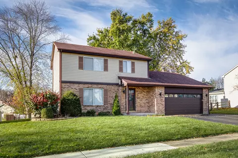 1256 Evergreen Dr, Carol Stream, IL 60188