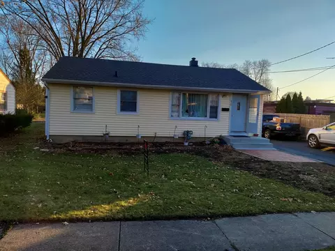 825 Goethe St, Elgin, IL 60123