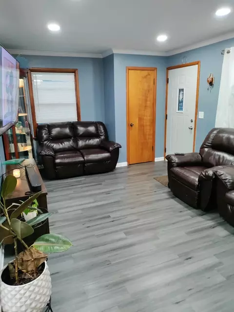 825 Goethe St, Elgin, IL 60123 photo 6