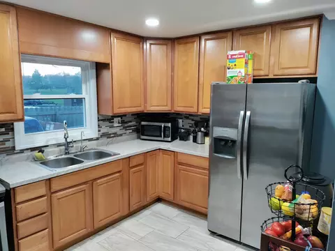 825 Goethe St, Elgin, IL 60123 photo 5