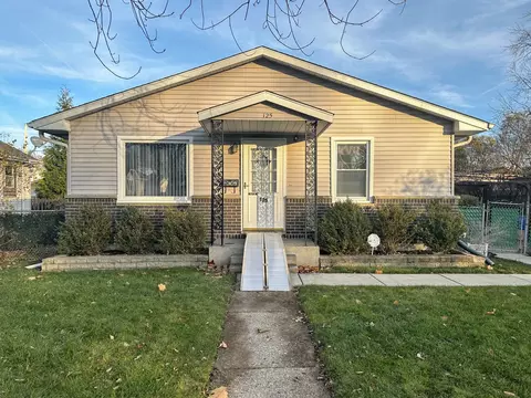 125 Wisconsin Ave, Waukegan, IL 60085