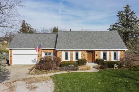 19040 Whisper Ln, Bloomington, IL 61705