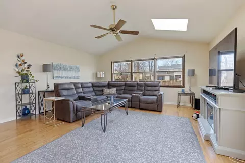 728 Balboa Ter W, Bartlett, IL 60103 photo 8