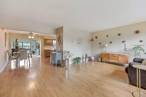 728 Balboa Ter W, Bartlett, IL 60103 photo 5