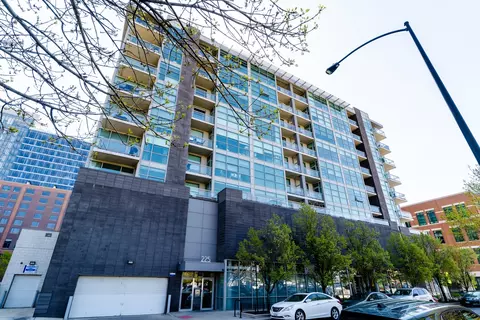 225 S Sangamon St #604, Chicago, IL 60607