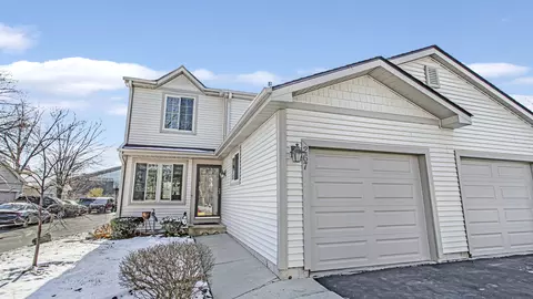 267 E Forest Knoll Dr, Palatine, IL 60074