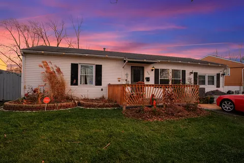 2426 Apache Ave, Sauk Village, IL 60411
