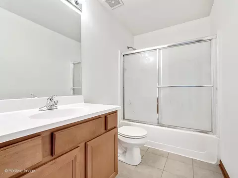 215 Berkeley Dr, Bolingbrook, IL 60440 photo 23