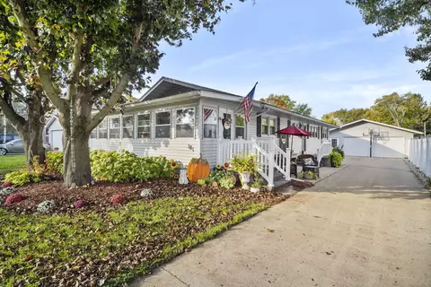 181 S Main St, Seneca, IL 61360