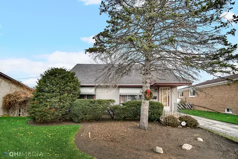8211 Mayfield Ave, Burbank, IL 60459
