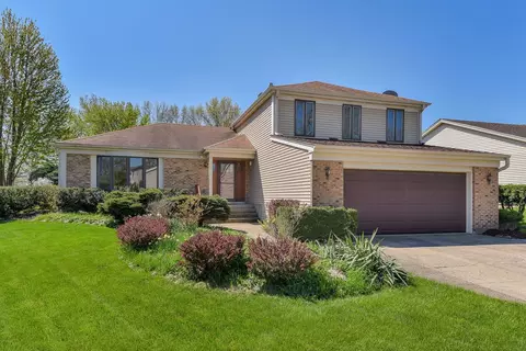 2332 Appleby Dr, Wheaton, IL 60189