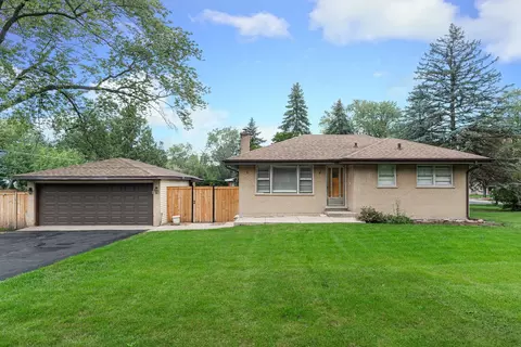 16 W700 White Pine Rd, Bensenville, IL 60106