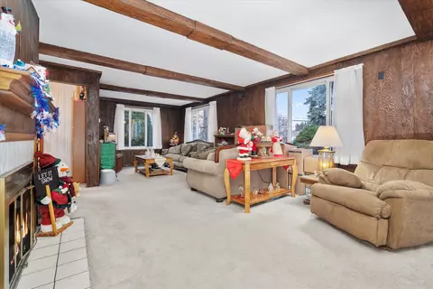 2035 Nimitz Dr, Des Plaines, IL 60018 photo 4