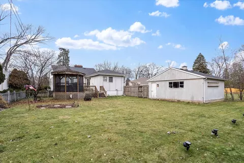 2035 Nimitz Dr, Des Plaines, IL 60018 photo 26