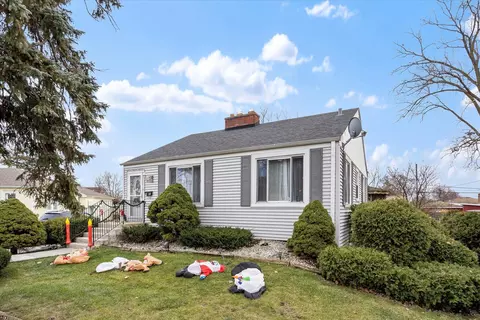 2035 Nimitz Dr, Des Plaines, IL 60018 photo 3