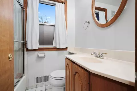 2035 Nimitz Dr, Des Plaines, IL 60018 photo 15