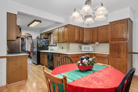 2035 Nimitz Dr, Des Plaines, IL 60018 photo 11