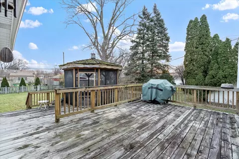 2035 Nimitz Dr, Des Plaines, IL 60018 photo 24