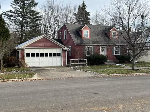 66 S Russell Ave, Aurora, IL 60506