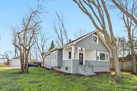 1002 S Lincoln Ave, Aurora, IL 60505