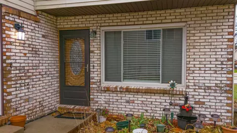 101 N Orr Dr #6, Normal, IL 61761 photo 3