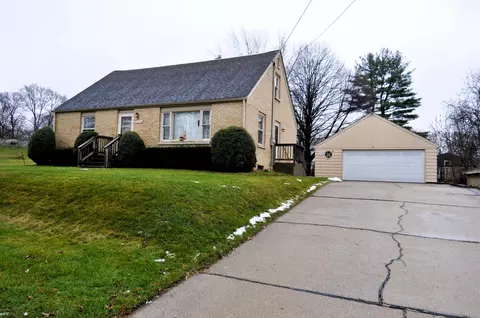 1729 Emmett Dr, Rockford, IL 61109