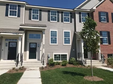 517 Cimmaron Cir, Crystal Lake, IL 60012
