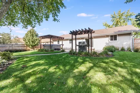 204 Deerhaven Dr, Minooka, IL 60447 photo 24