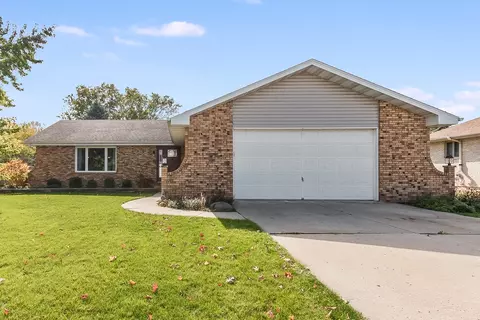 204 Deerhaven Dr, Minooka, IL 60447