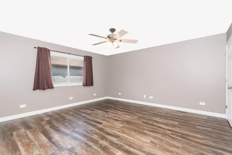 204 Deerhaven Dr, Minooka, IL 60447 photo 9