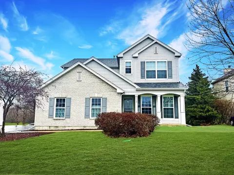 2004 Greenview Dr, Woodstock, IL 60098